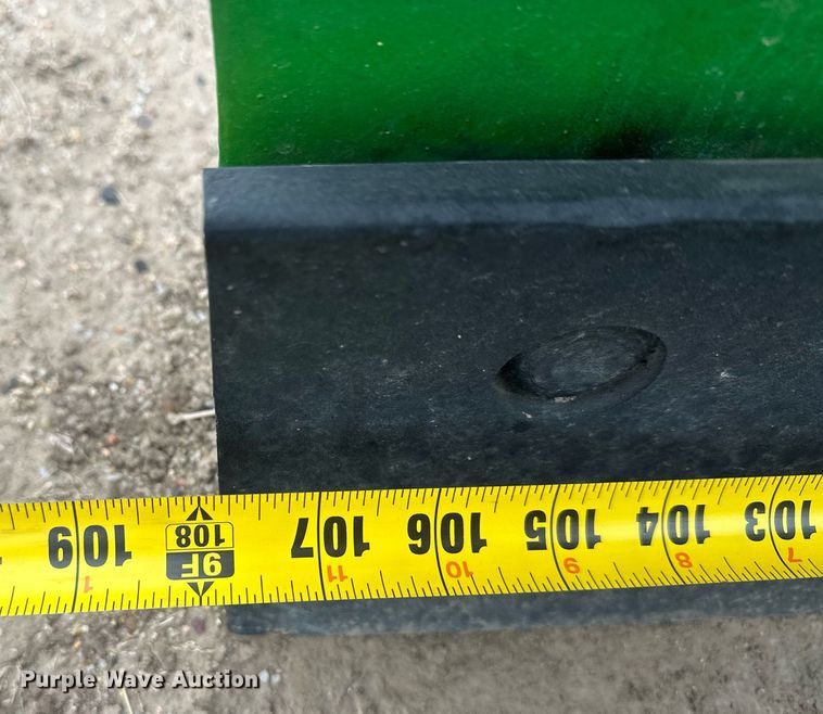 image for item IU9159 John Deere  blade