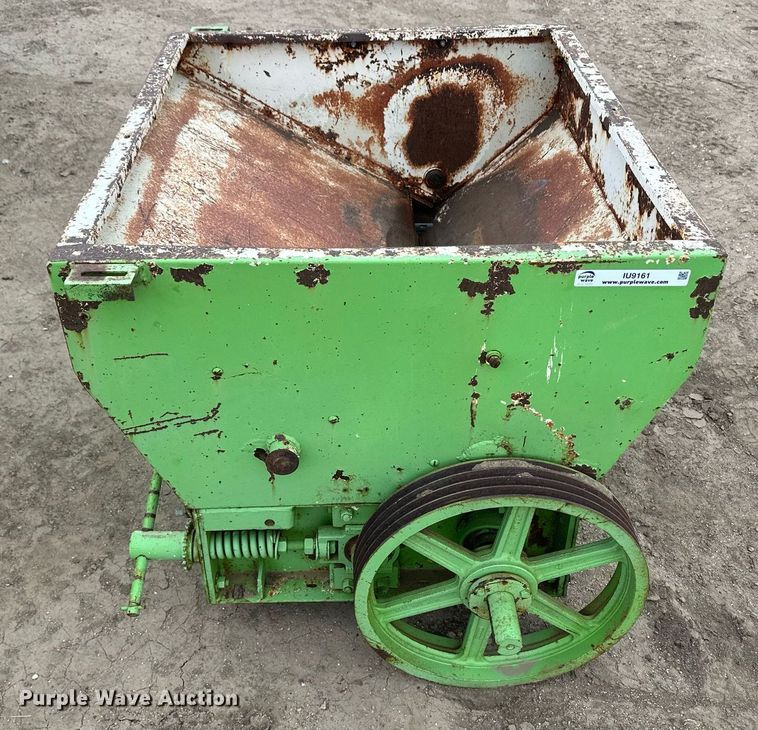 image for item IU9161 Grain roller mill