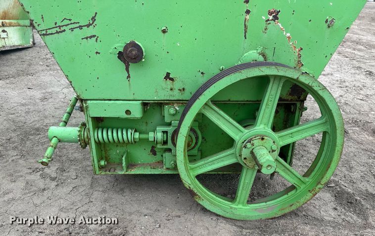 image for item IU9161 Grain roller mill