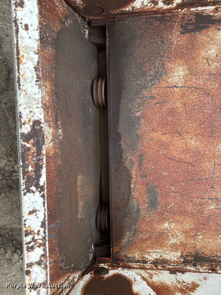 image for item IU9161 Grain roller mill