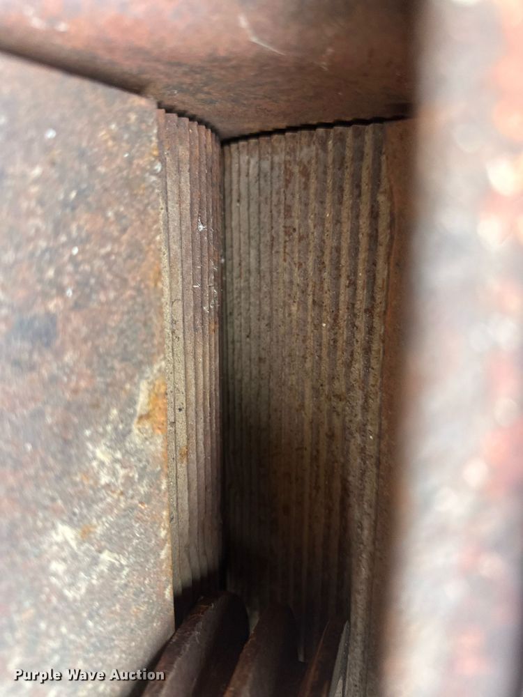 image for item IU9161 Grain roller mill