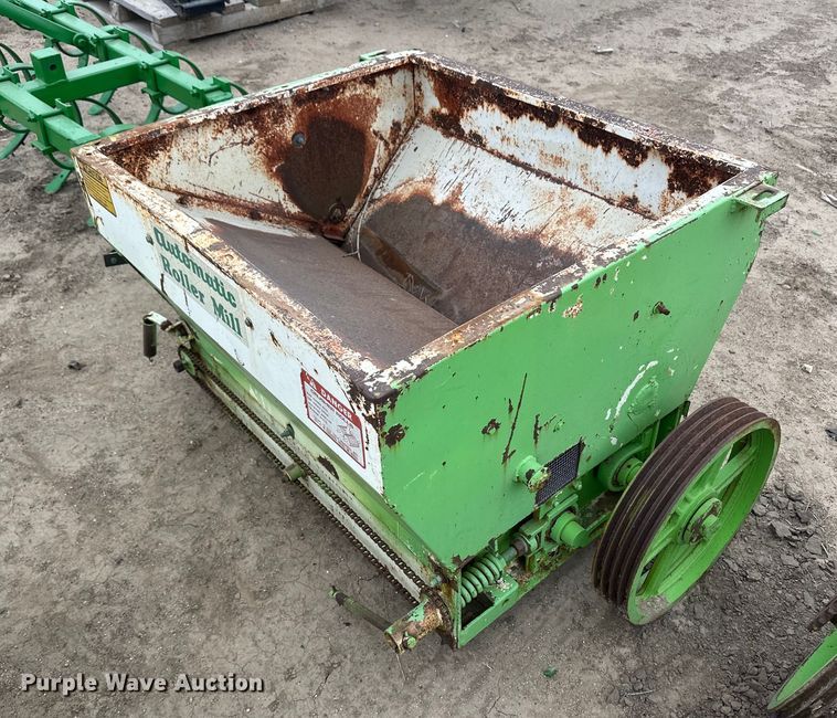 image for item IU9162 Grain roller mill