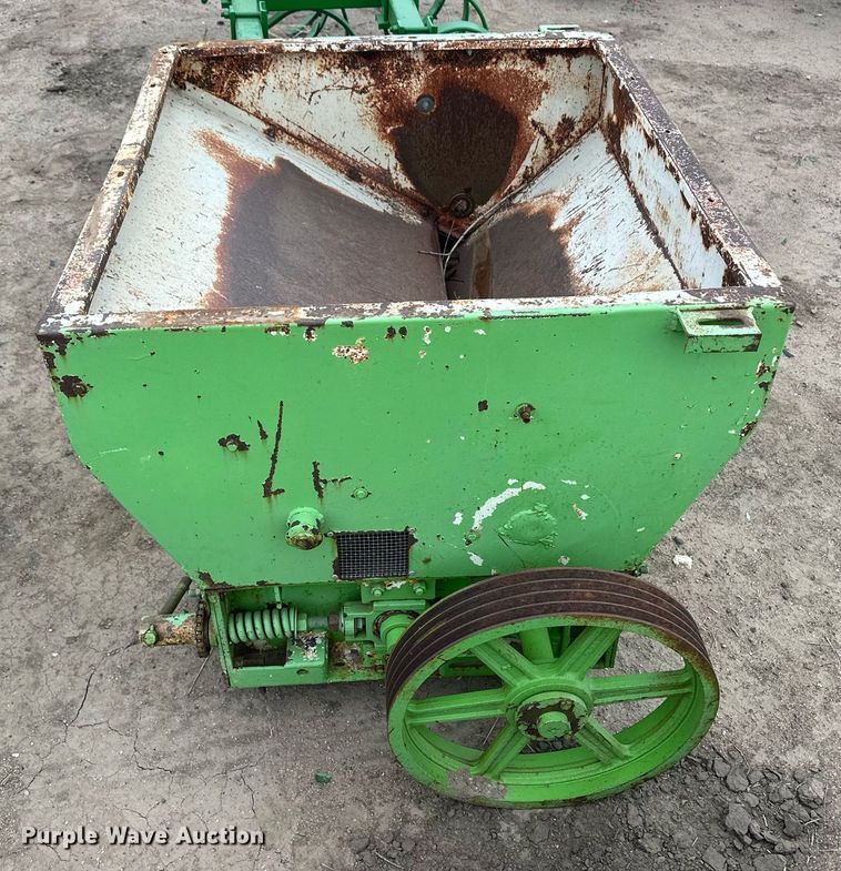 image for item IU9162 Grain roller mill