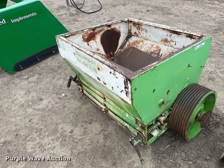 image for item IU9163 Grain roller mill