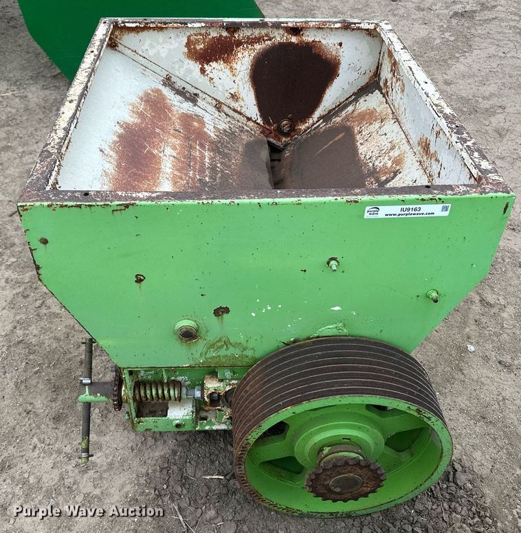 image for item IU9163 Grain roller mill