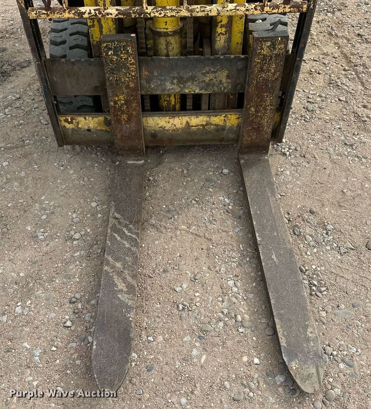 image for item IU9169 Yale G51C-040-CFS-G  forklift