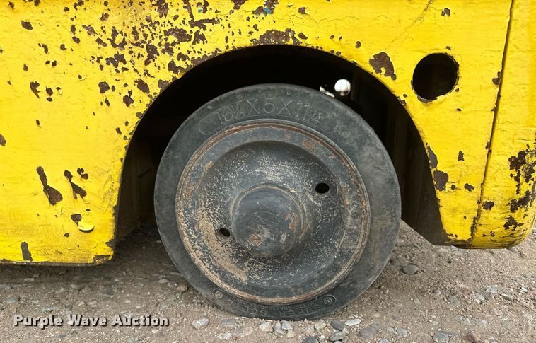 image for item IU9169 Yale G51C-040-CFS-G  forklift