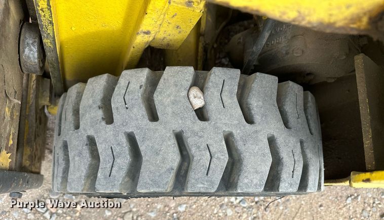 image for item IU9169 Yale G51C-040-CFS-G  forklift