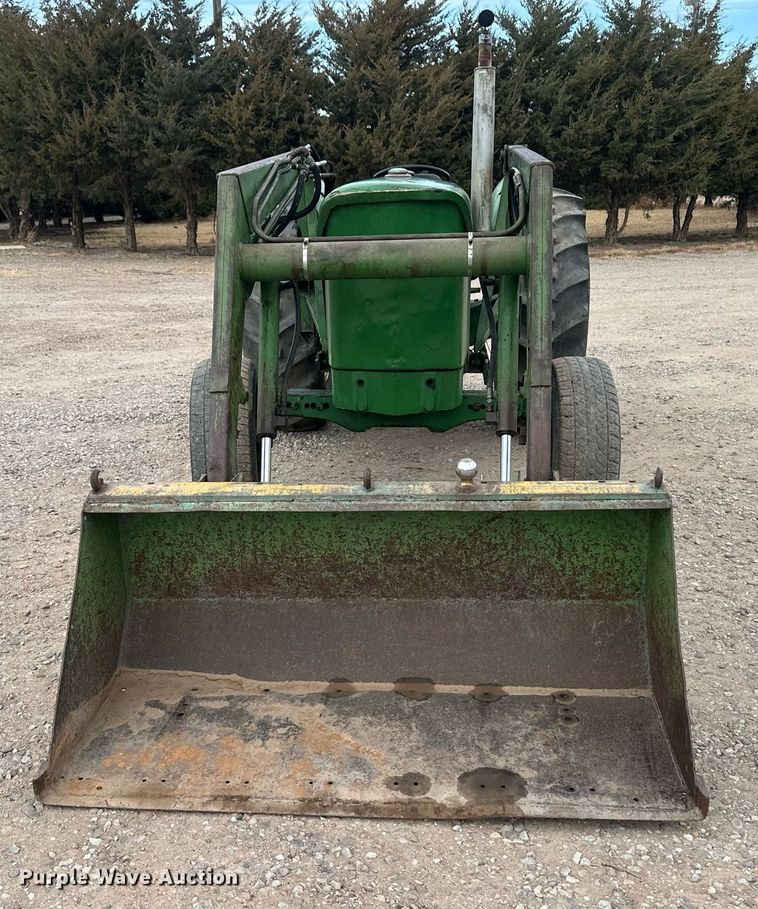 image for item IU9170 1975 John Deere 2630  tractor