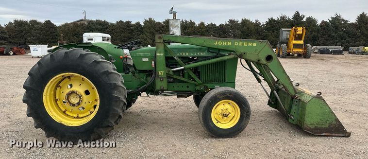 image for item IU9170 1975 John Deere 2630  tractor