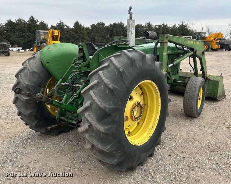 image for item IU9170 1975 John Deere 2630  tractor