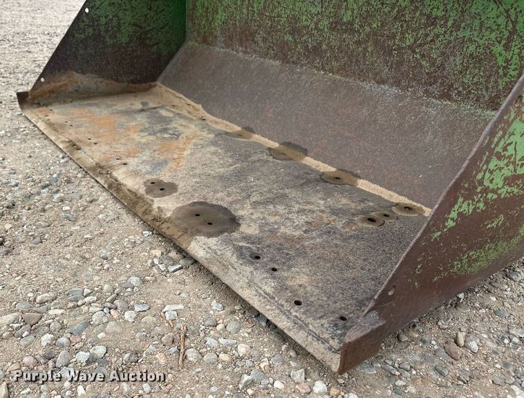 image for item IU9170 1975 John Deere 2630  tractor