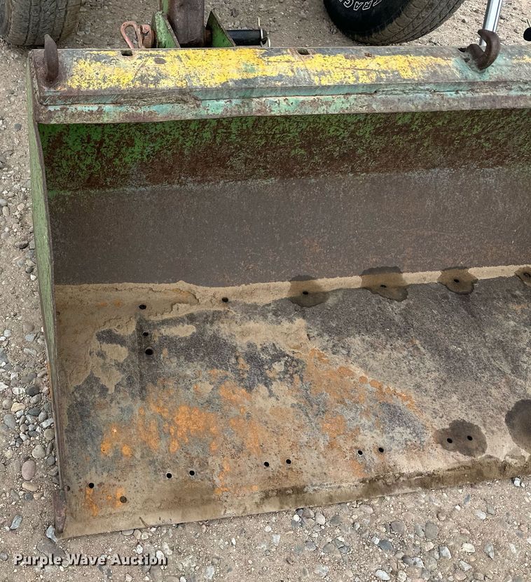 image for item IU9170 1975 John Deere 2630  tractor