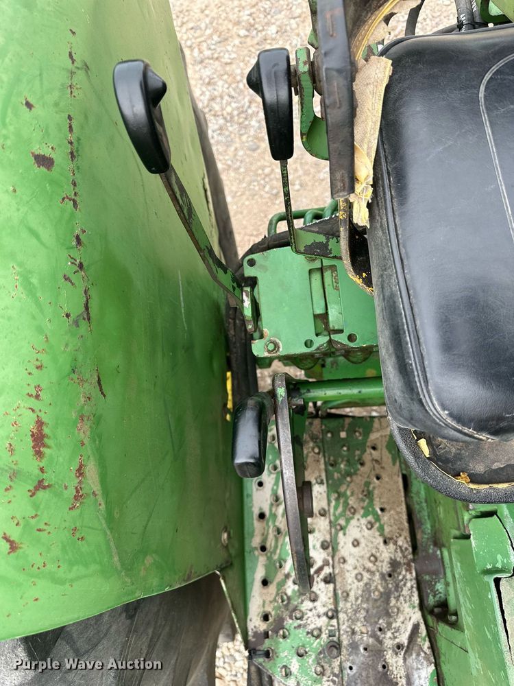 image for item IU9170 1975 John Deere 2630  tractor