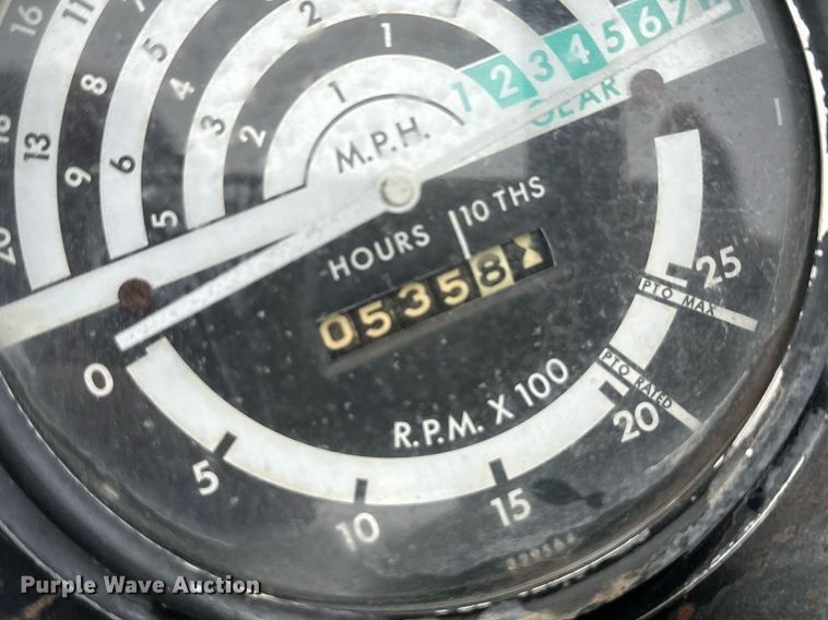 image for item IU9170 1975 John Deere 2630  tractor