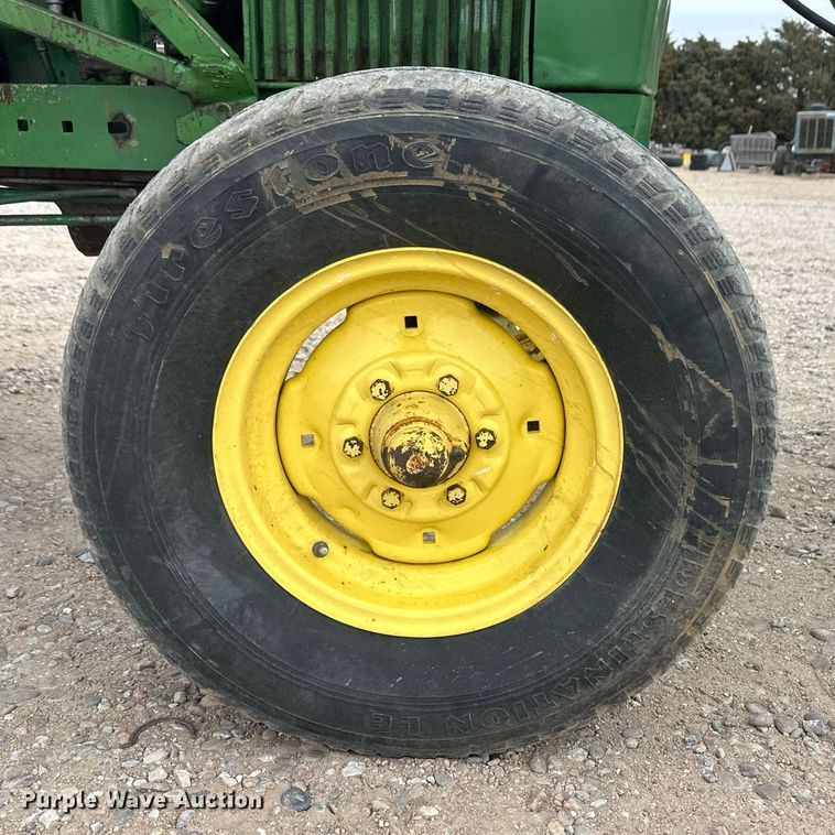 image for item IU9170 1975 John Deere 2630  tractor