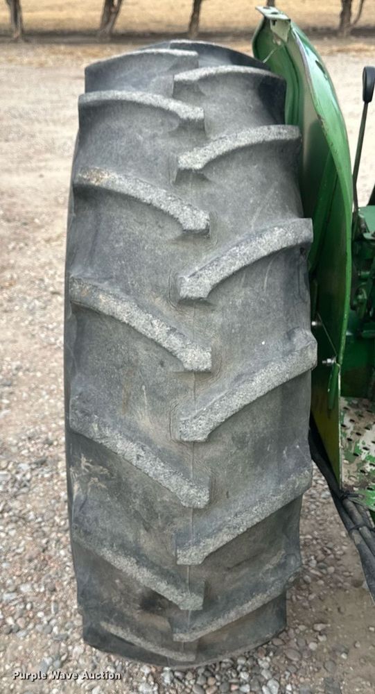 image for item IU9170 1975 John Deere 2630  tractor