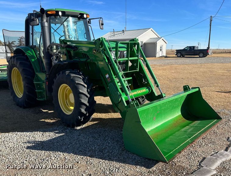 image for item IU9188 2014 John Deere 6125M  MFWD tractor