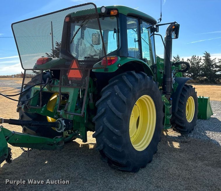 image for item IU9188 2014 John Deere 6125M  MFWD tractor