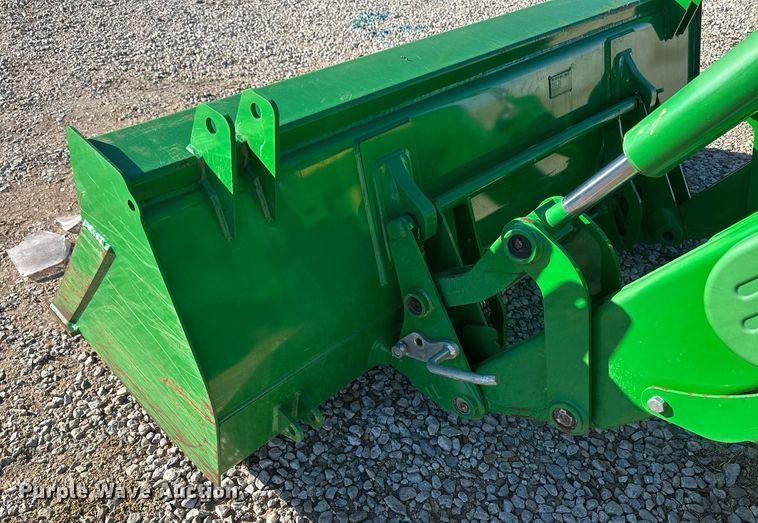 image for item IU9188 2014 John Deere 6125M  MFWD tractor