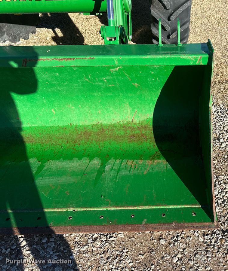 image for item IU9188 2014 John Deere 6125M  MFWD tractor