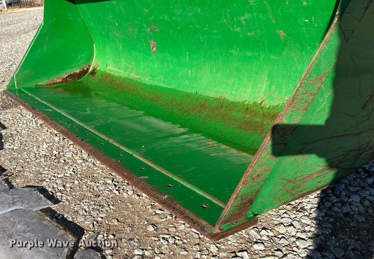 image for item IU9188 2014 John Deere 6125M  MFWD tractor