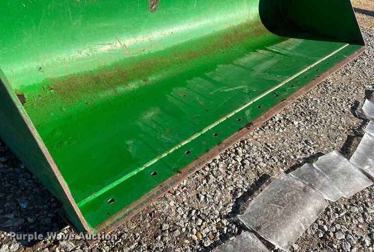 image for item IU9188 2014 John Deere 6125M  MFWD tractor