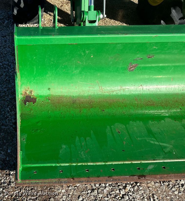 image for item IU9188 2014 John Deere 6125M  MFWD tractor