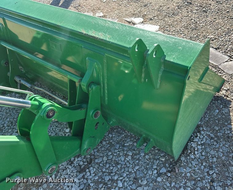 image for item IU9188 2014 John Deere 6125M  MFWD tractor