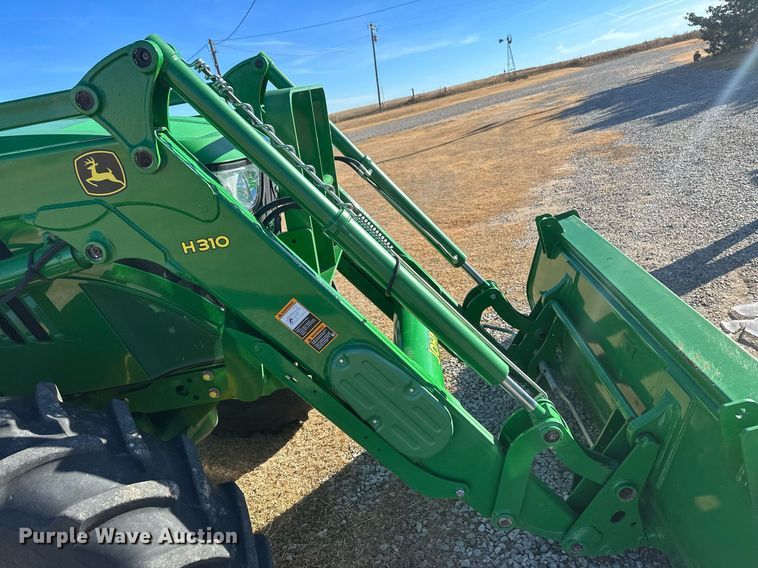 image for item IU9188 2014 John Deere 6125M  MFWD tractor