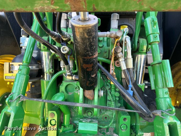 image for item IU9188 2014 John Deere 6125M  MFWD tractor