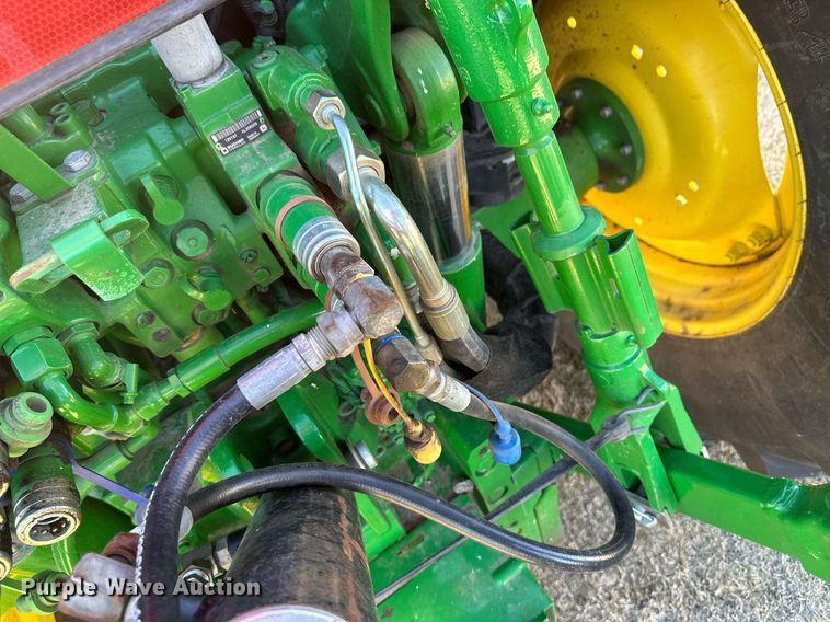 image for item IU9188 2014 John Deere 6125M  MFWD tractor