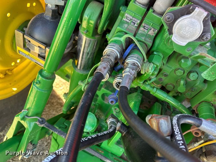 image for item IU9188 2014 John Deere 6125M  MFWD tractor