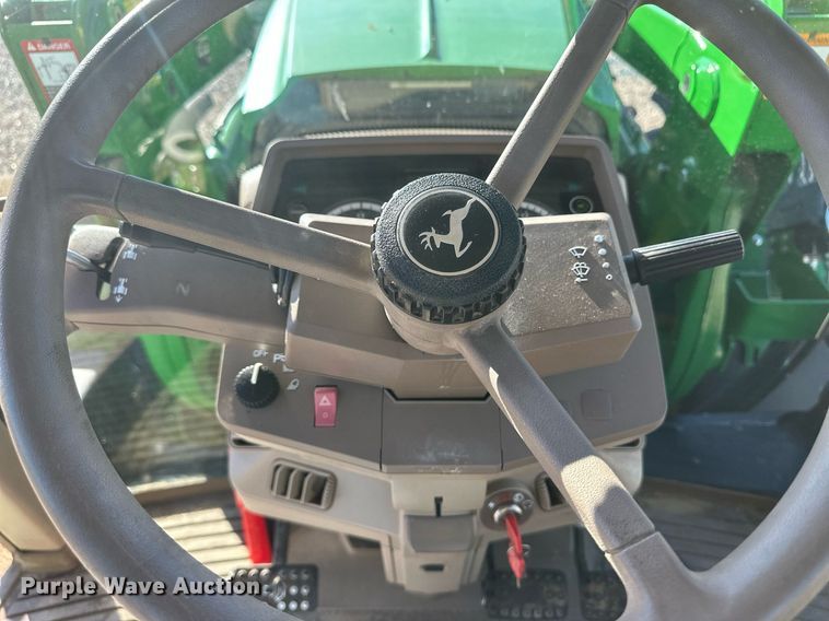 image for item IU9188 2014 John Deere 6125M  MFWD tractor