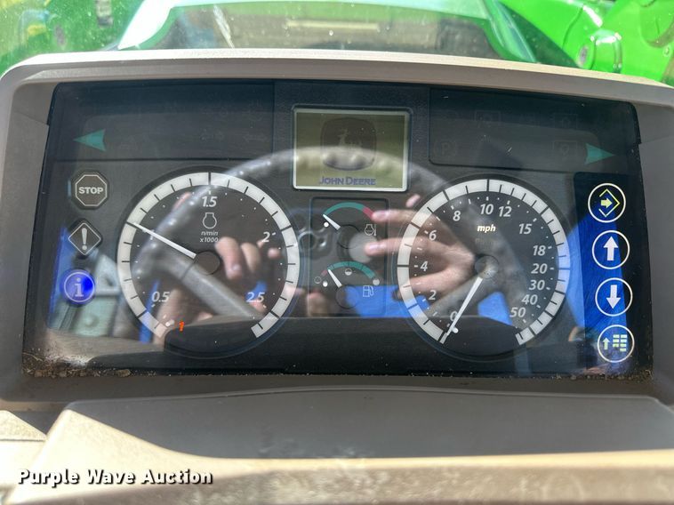 image for item IU9188 2014 John Deere 6125M  MFWD tractor