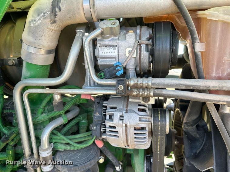 image for item IU9188 2014 John Deere 6125M  MFWD tractor