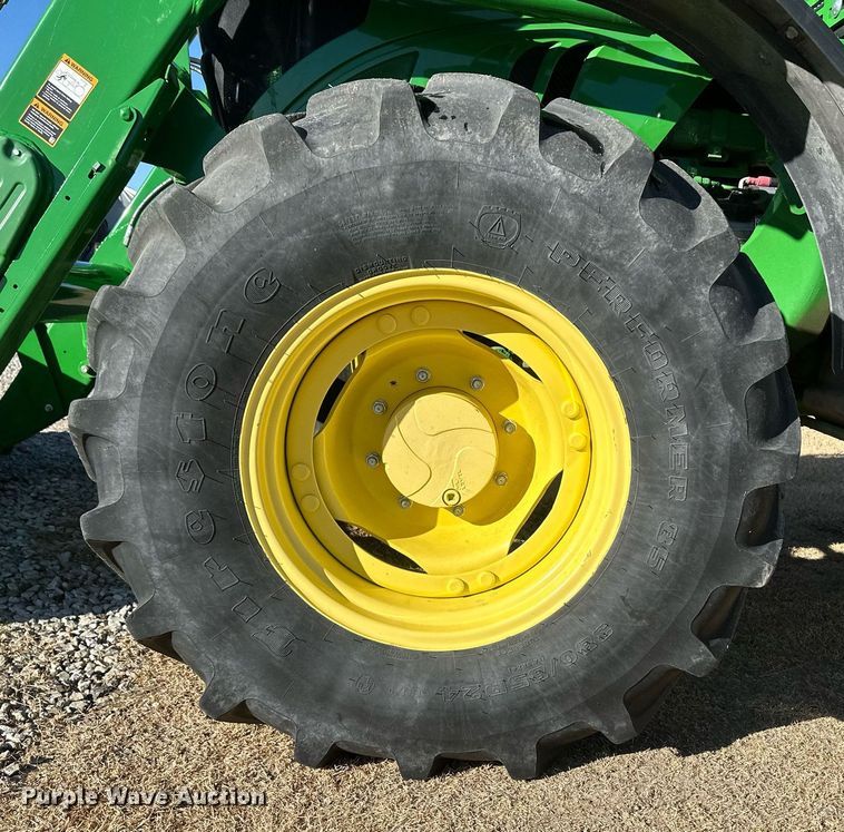 image for item IU9188 2014 John Deere 6125M  MFWD tractor