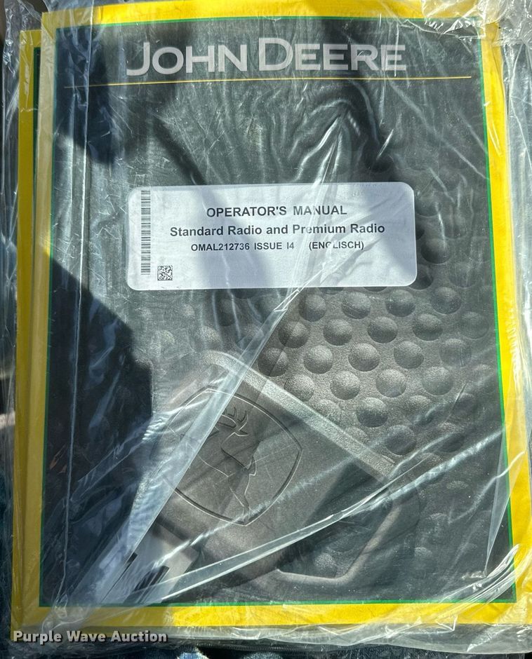 image for item IU9188 2014 John Deere 6125M  MFWD tractor