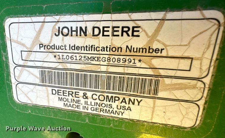 image for item IU9188 2014 John Deere 6125M  MFWD tractor