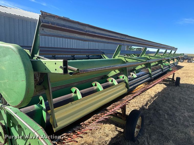 image for item IU9192 John Deere 930  rigid head