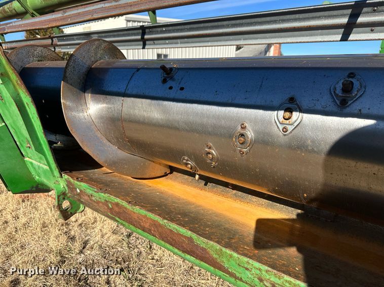 image for item IU9192 John Deere 930  rigid head