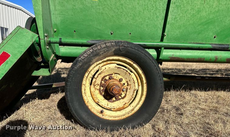 image for item IU9192 John Deere 930  rigid head