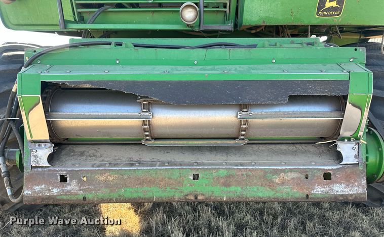 image for item IU9193 1988 John Deere 8820 Titan II  combine