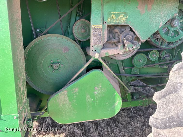 image for item IU9193 1988 John Deere 8820 Titan II  combine