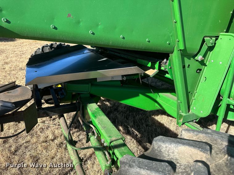 image for item IU9193 1988 John Deere 8820 Titan II  combine