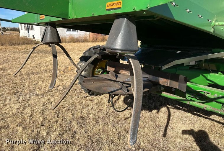 image for item IU9193 1988 John Deere 8820 Titan II  combine