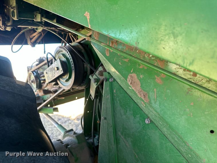 image for item IU9193 1988 John Deere 8820 Titan II  combine