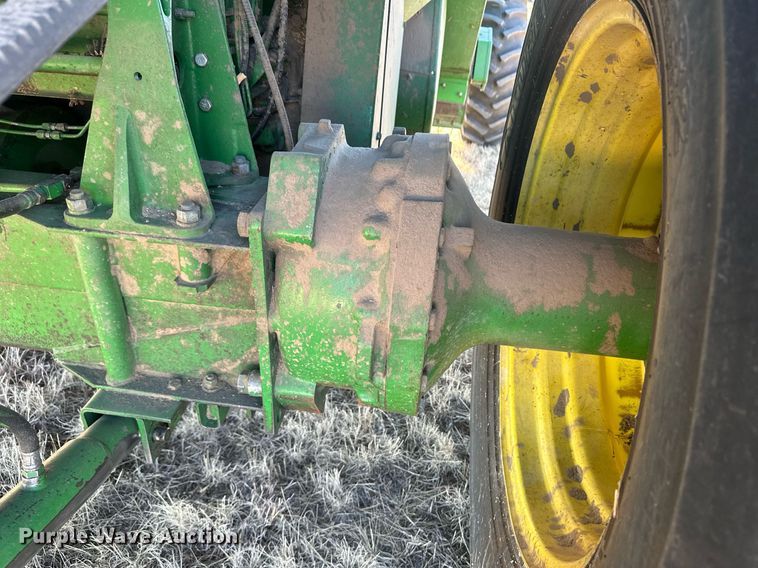 image for item IU9193 1988 John Deere 8820 Titan II  combine