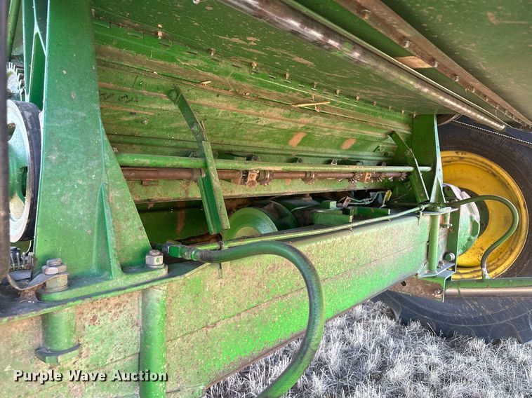 image for item IU9193 1988 John Deere 8820 Titan II  combine