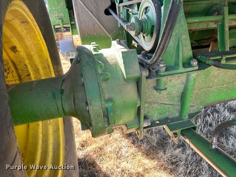 image for item IU9193 1988 John Deere 8820 Titan II  combine